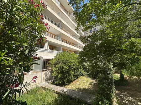 location appartement 2 pièces 44 m² à aix-en-provence (13090)