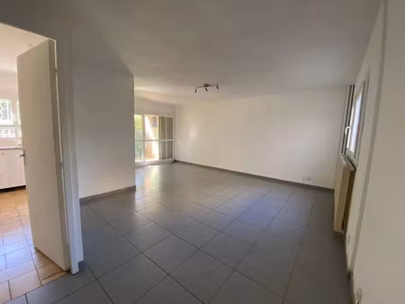 location appartement 4 pièces 86 m² à plan-de-cuques (13380)
