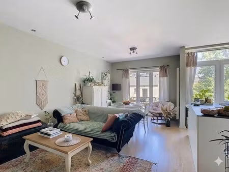 appartement à vendre avec terrasse et 2 chambres   jambes (vbe38838)