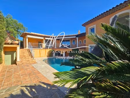 le lavandou saint-clair villa avec piscine  vue mer et 5 chambres