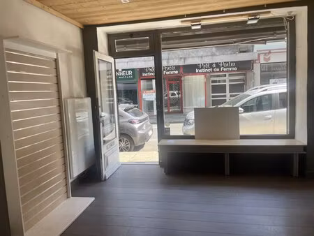 location local commercial 25m² sallanches 74700