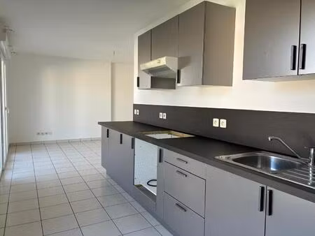 location appartement 3 pièces 67m² bourg les valence 26500