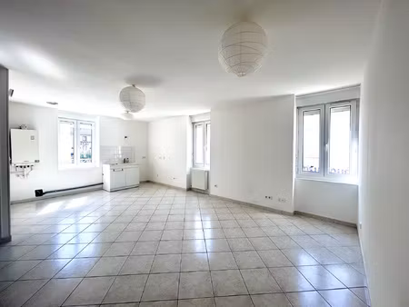 location appartement 4 pièces 74m² toussieu 69780