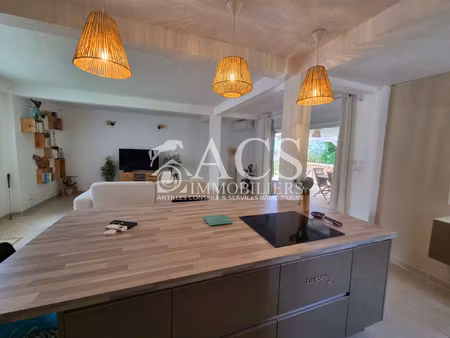 maison f4 + f5 meublé et équipée en très bon état.