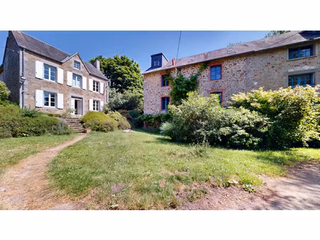 propriété de caractère avec maison  moulin  dépendances et b