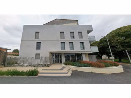 location appartement 2 pièces 43m² poitiers 86000