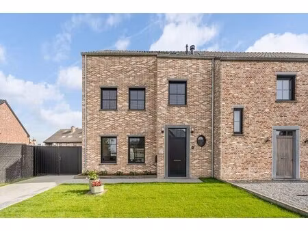 uniek vastgoedaanbod! kwaliteitsvolle pastorijwoning met duurzame technieken en uitzonderl