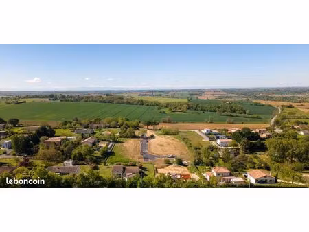 terrain 603 m² lanta