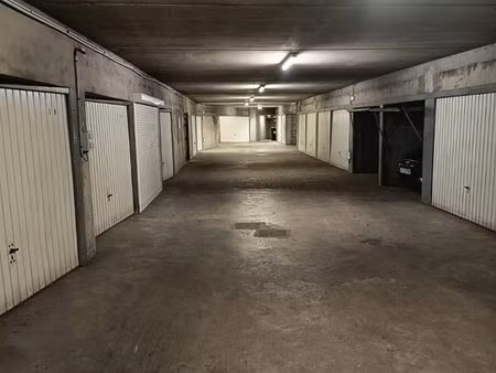 garage en sous sol de résidence à beauvais