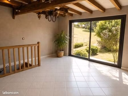 propriété 3 pièces 167 m²
