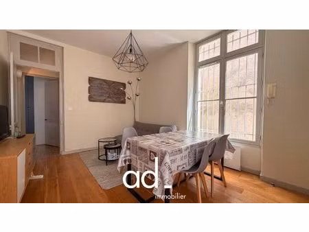 location appartement 3 pièces 54m² la rochelle 17000