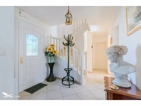 maison 6 pièces 136 m²
