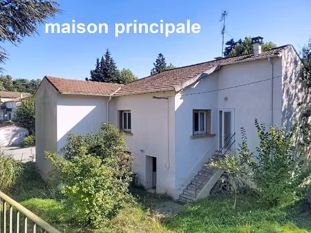ensemble immobilier composé de 2 bâtisses