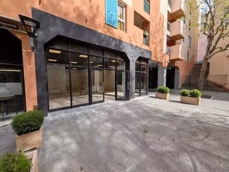 location commerce valbonne 06560 80m²