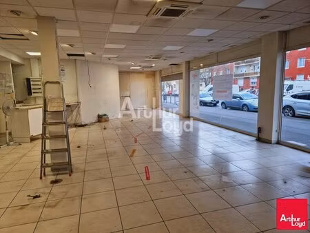 location commerce vendome 41100 126m²