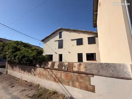 exclusivité - maison de charme rénovée au cœur de montans