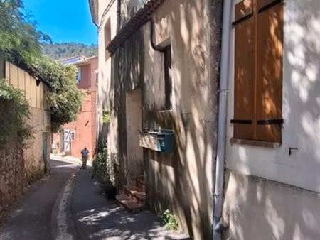 maison de village coeur de simiane-collongue traversante
