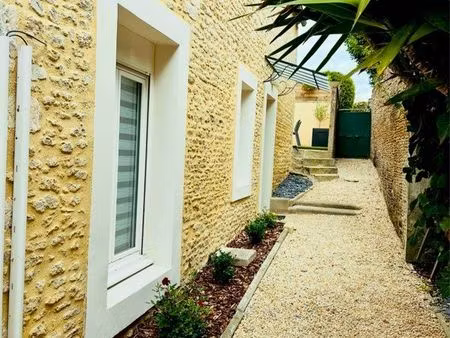 maison en pierre centre ville avec 3 chambres et terrasse
