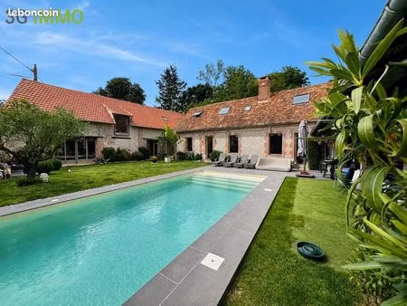 ancien corps de ferme rénové | 280 m² | terrasse et piscine