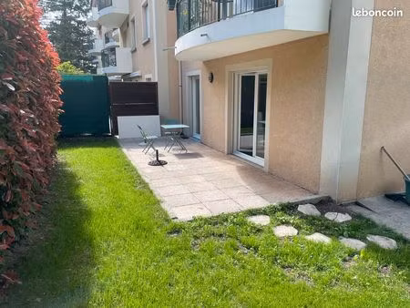 grand t4 lumineux avec grande terrasse de 90 m²