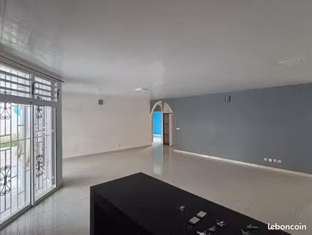 villa t4+ bureau