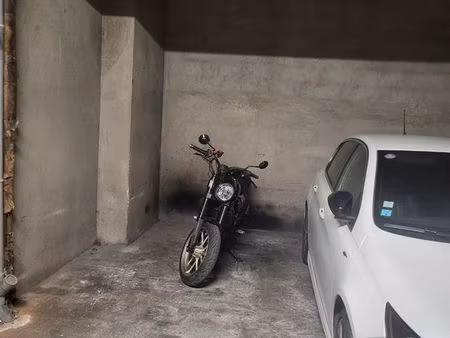 emplacement moto ou scooter