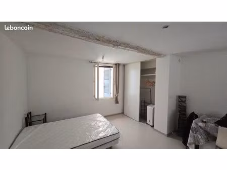 location grand studio 32m2 draguignan