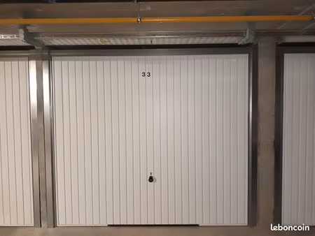 box fermé neuf – gare de brignais – 110 cc ◊◊