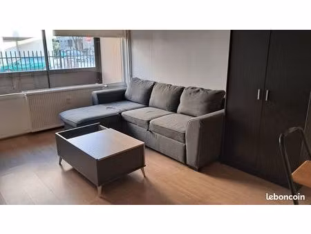 location de studio lyon 8e - 26m² habitable + véranda privative de 3m²