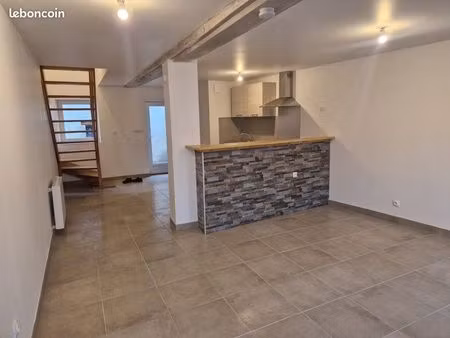 loue appartement f3 à montereau 45260