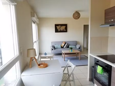 bel appartement meublé avec balcon et parking