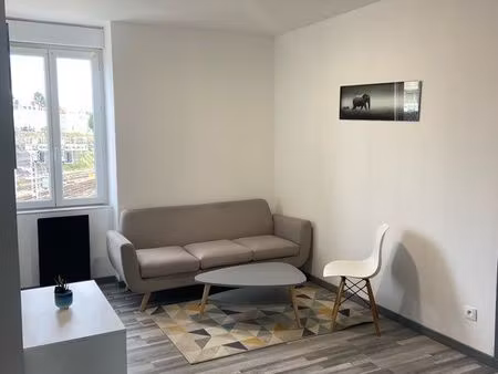 vierzon t2 35m2 refait à neuf - internet incluse