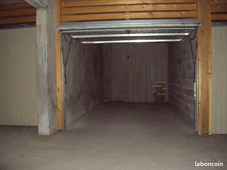 garage embrun à louer