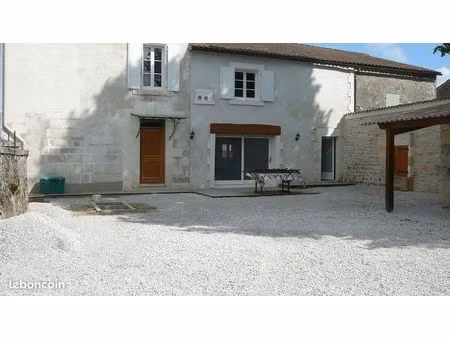 grande maison de village