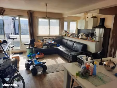 calais nord rue de la mer grand f2-52m² avec balcons libre de suite