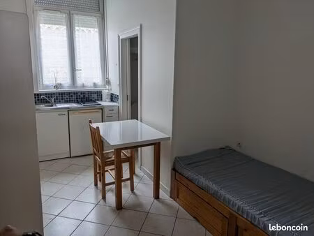 studio 12m2 place crèvecoeur