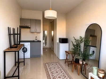 studio 22 m2 à 2 minute de la plage marseille