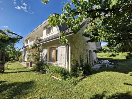 maison individuelle 8 pièces  179 m²