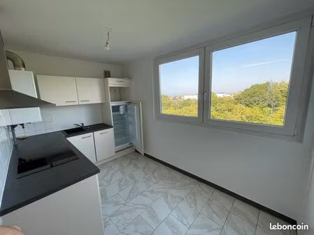à louer t3- 65 m2 - 700 euros