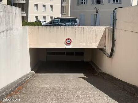 parking box fermé