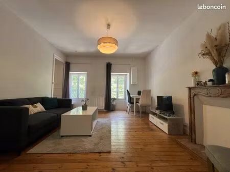 appartement t2 meublé vue sur parc et rivière centre-ville laval