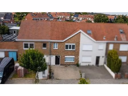 huis te koop in harelbeke met 3 slaapkamers