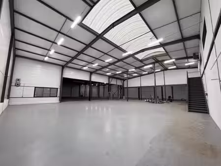 location entrepôt 2479m²