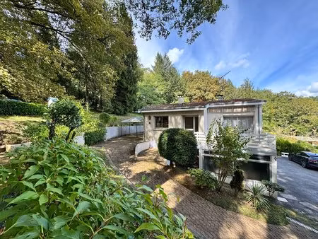 a vendre très belle maison d'architecture originale