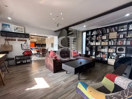 appartement duplex récent 4 chambres dans le centre historique