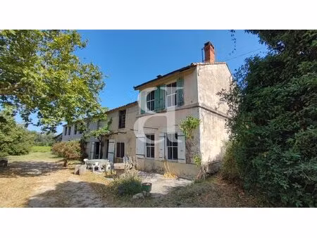 propriété à rénover en plein coeur de la provence.