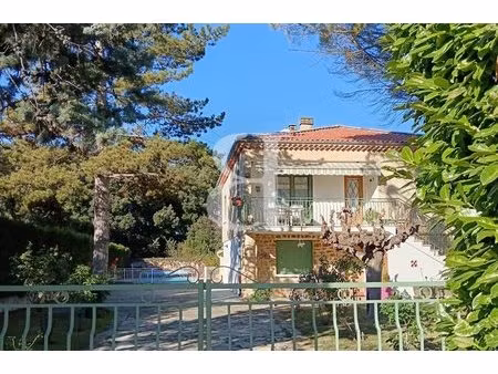 villa avec piscine et terrain attenant en exclusivité à valré