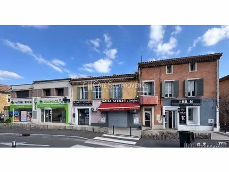 immeuble 3 commerces + 4 appartements le pontet