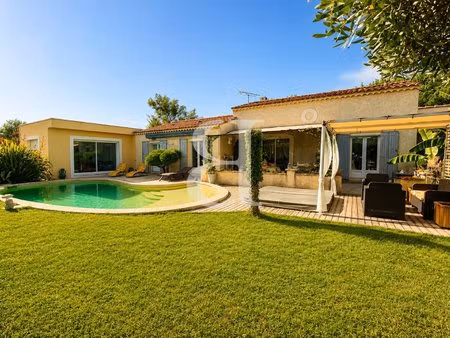 villa à vendre à l'isle-sur-la-sorgue avec piscine  jacuzzi et