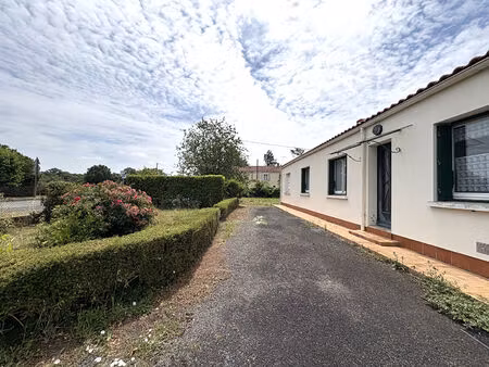 vente maison 5 pièces  120.00m²  les velluire